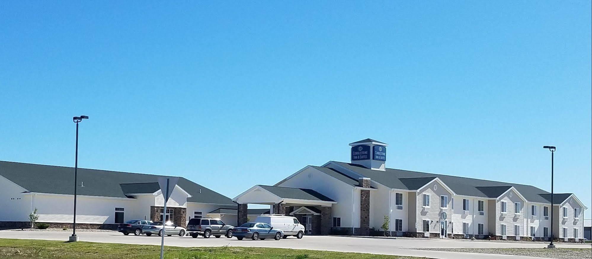 Cobblestone Inn & Suites - Bottineau Exterior foto
