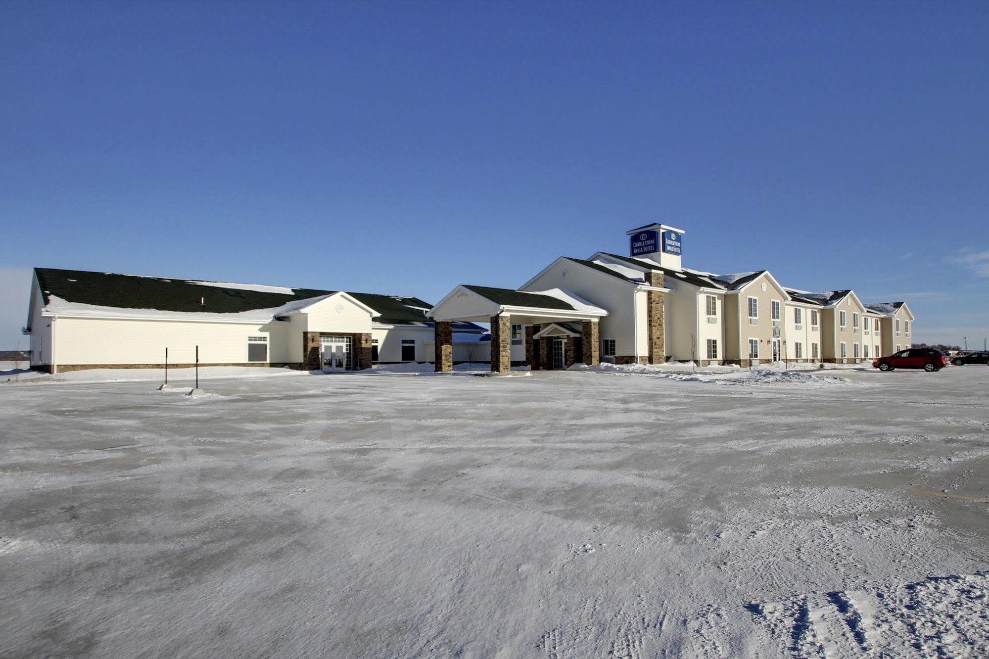 Cobblestone Inn & Suites - Bottineau Exterior foto