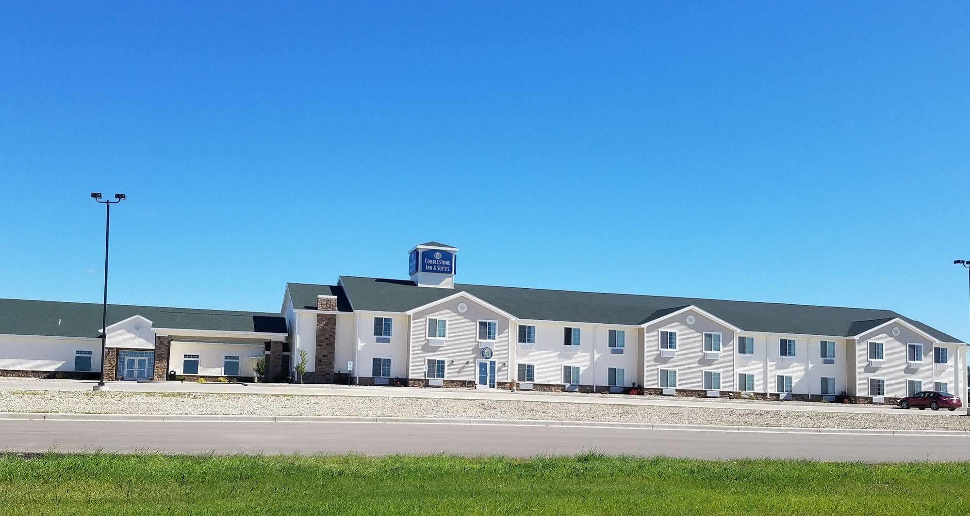Cobblestone Inn & Suites - Bottineau Exterior foto